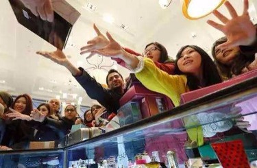 猛操视频喷水影院中国人依然爱赴日旅游 消费已由爆买转向网购